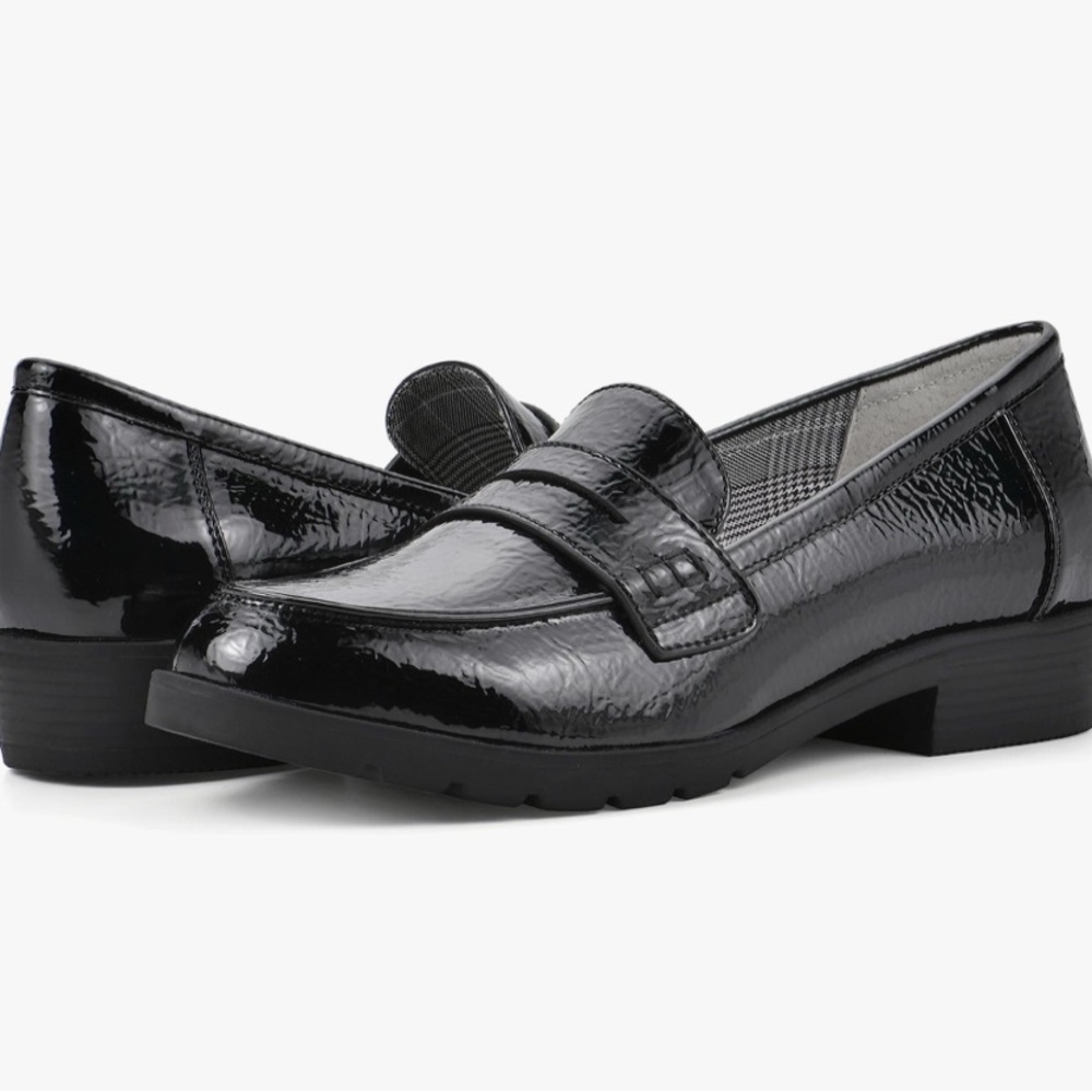 Cliffs By White Mountain Black Loafers NWOT